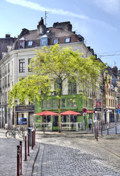 Cafetaria's in de oude stad van Lille, Frankrijk — Stockfoto