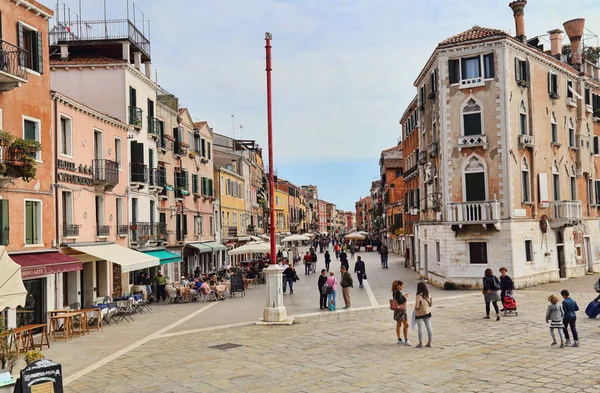 Via Giuseppe Garibaldi en Venecia, Italia — Foto de Stock