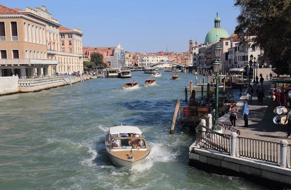 Bateaux de vitesse en Venise, Italie — Photo