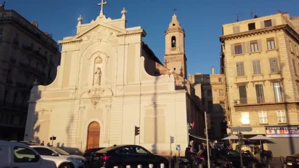 Tráfego Move Longo Quai Des Belges Com Edifícios Históricos Marselha — Vídeo de Stock