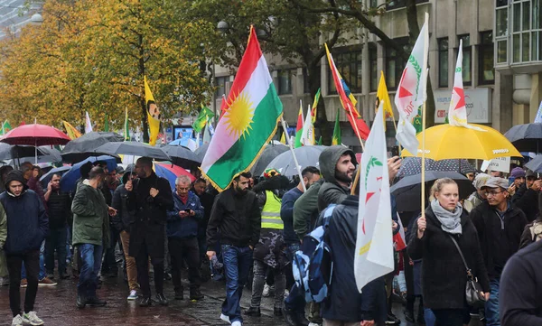 Kurdisk demonstration mot turkisk invasion — Stockfoto