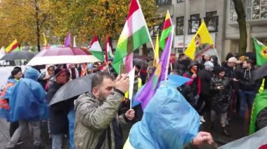 Kürtler, Türkiye 'nin 12 Ekim 2019' da Lahey, Hollanda 'daki Norhtern Suriye' yi işgalini protesto etti