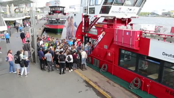 Ferry Boat Passengers Sails Elbe River Hamburg Germany October 2019 — Αρχείο Βίντεο