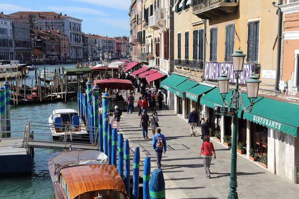 Venice Italy October 2018 Restaurants Gondolas Tourists Historical Buildings Grand — Stock Photo, Image