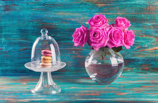 Macaroons Glass Bell Jar Wooden Table — Stock Photo, Image