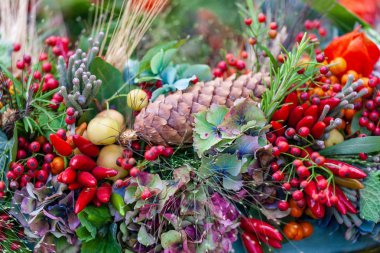 Renkli sonbahar çiçek aranjman