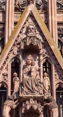 Ünlü Katedral Notre Dame de Strasbourg, Alsace, Fransa.