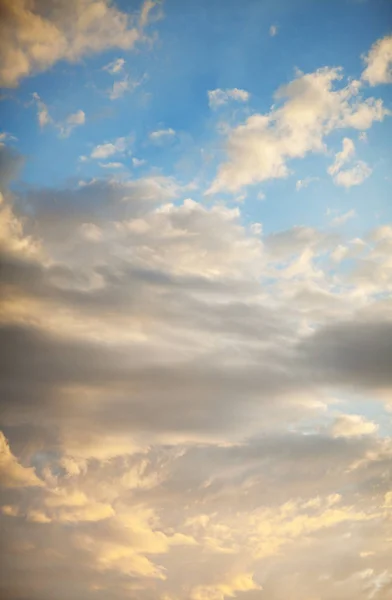 Färgglada Himmel Och Moln Vid Solnedgången — Stockfoto