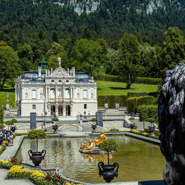 Oberammergau Bavaria Alemania Julio 2020 Arquitectura Romántica Del Palacio Linderhof —  Fotos de Stock