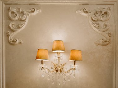 Vintage kristal avize restoranda fotoğrafı. Duvar lambası. Fotoğraf çerçevesi tasarımcılar için.