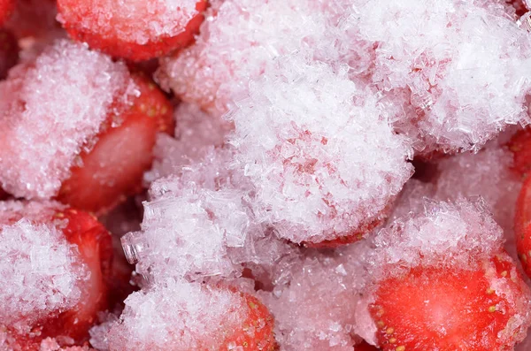 Gefrorene Erdbeeren Mit Eiskristallen Hintergrundmuster — Stockfoto