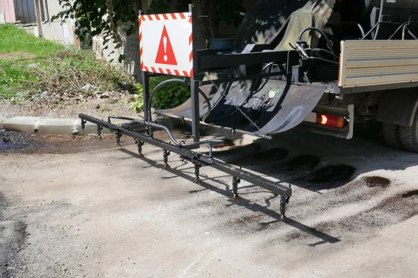 Oil Spreader Truck Applying Tack Coats Spraying Bitumen Emulsion Spray — Stock Photo, Image