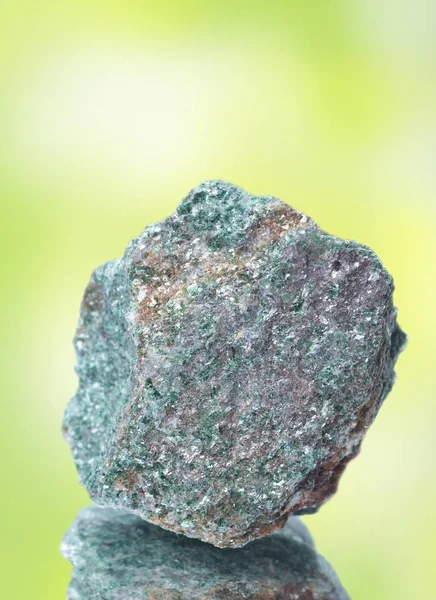 Macro Shooting Natural Mineral Rock Specimen Fuchsite Stone Reflection — стокове фото