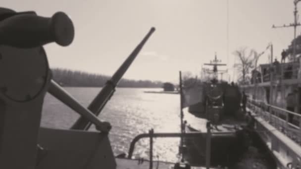 Titel Σερβία 2018 Warships Του Ποταμού Στόλου Αγκυροβολημένα Μια Στρατιωτική — Αρχείο Βίντεο
