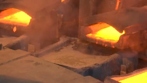 Fundição Cobre Funciona Processamento Minério Cobre Fundição Metal Líquido Derramado — Vídeo de Stock