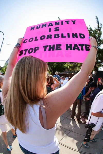 Atlanta Usa June 2018 Woman Holds Sign Saying Humanity Colorblind — Stock Photo, Image