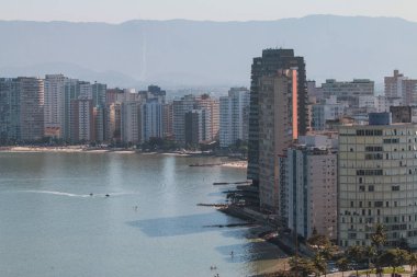 Sao Vicente Brezilya muhteşem kıyısındaki yükseltilmiş görünümü