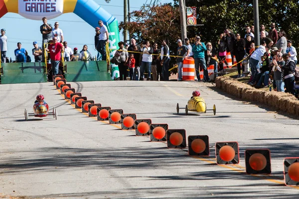 Bambini Race Soap Box Derby veicoli a Georgia Gravity giochi — Foto Stock