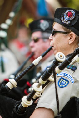 Kuzey Georgi İskoç Highland Oyunları at Kadın Gayda Çalış
