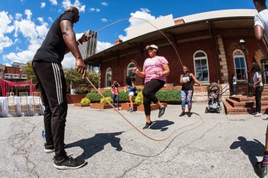 Kadın Atlar Halat Çift Hollandalı Stil Atlanta Fitness Festivali'nde