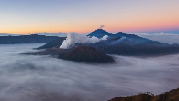 Бром Вулкан Sunrise Орієнтир Природи Подорожі Місце Індонезії Проміжок Часу — стокове відео