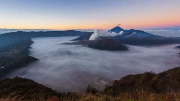 Бром Вулкан Sunrise Орієнтир Природи Подорожі Місце Індонезії Проміжок Часу — стокове відео