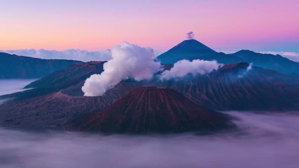 日出日落翻越火山时间的流逝 印度尼西亚东爪哇具有里程碑意义的自然旅行地 — 图库视频影像