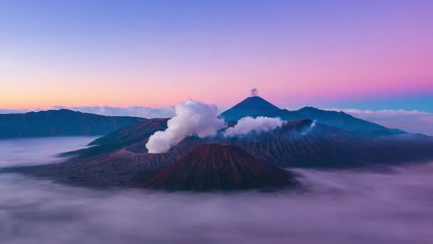 Salida Del Sol Sobre Las Montañas Del Volcán Time Lapse — Vídeo de stock