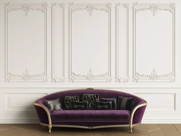 Sofá Clásico Interior Clásico Con Espacio Para Copias Paredes Blancas — Foto de Stock