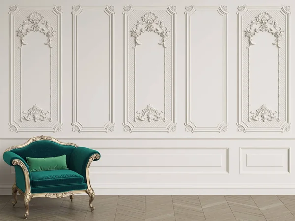 Klassischer Sessel Klassischen Interieur Mit Kopierraum Wände Mit Zierleisten Parkett — Stockfoto
