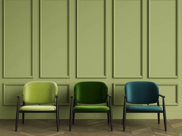 3Sillones verdes en el interior clásico con espacio de copia —  Fotos de Stock