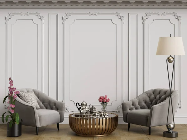 Klasický interiér s šedými křesly a podlahovou svítilnou — Stock fotografie