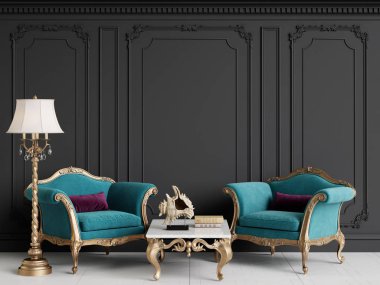 Mavi koltuklar ve zemin lambası ile klasik iç