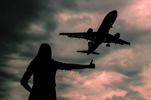 Silhouette Fille Arrêtant Avion Pour Voyager Une Femme Stop Ciel — Photo