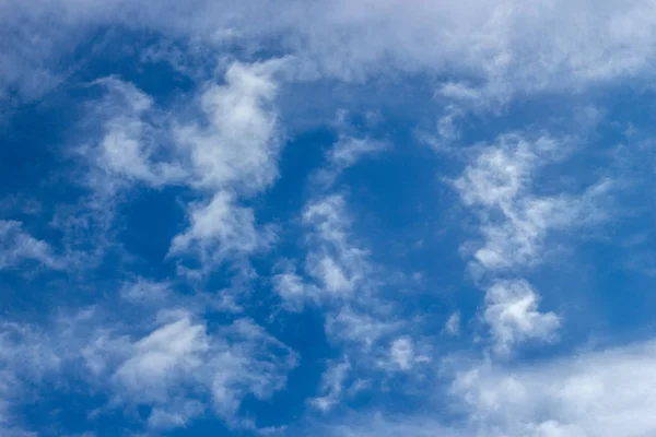 Cielo Blu Con Nuvole Bianche Primo Piano — Foto Stock