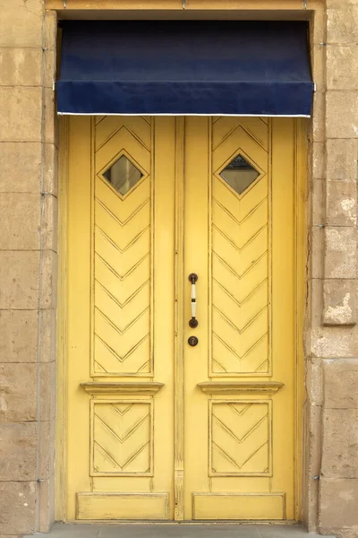 Beautiful Front Door Old City Elegant Wooden Door Yellow Color — Stock Photo, Image