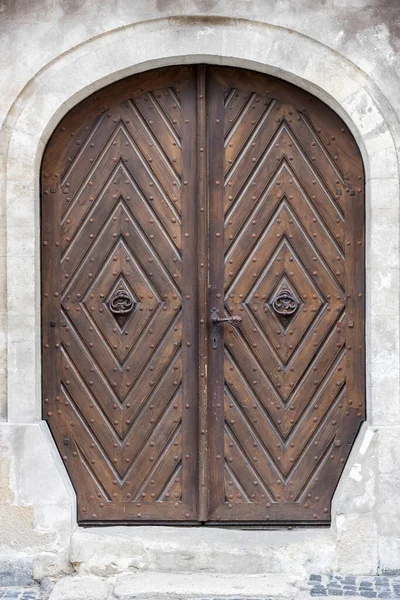 Vintage Niezawodne Drewniane Drzwi Starożytnego Domu Starym Mieście — Zdjęcie stockowe