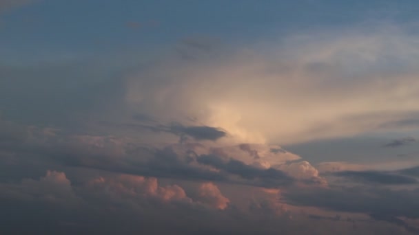 Moln Himmel Med Olika Cumulus Moln Innan Regnet Mörka Stormmoln — Stockvideo