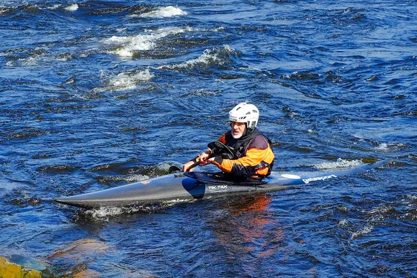 Saint Pétersbourg Russie 2018 Kayaker Sur Bateau Sur Rivière Vuoksa — Photo