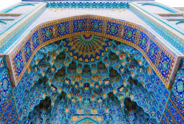 Mavi gökyüzü arka plan üzerinde st. Petersburg'un katedral cami kubbesi. Seramik desen.