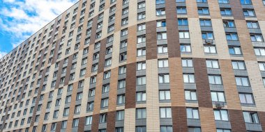 Modern konut binası. Cam cephe ile Bina Modern çok katlı