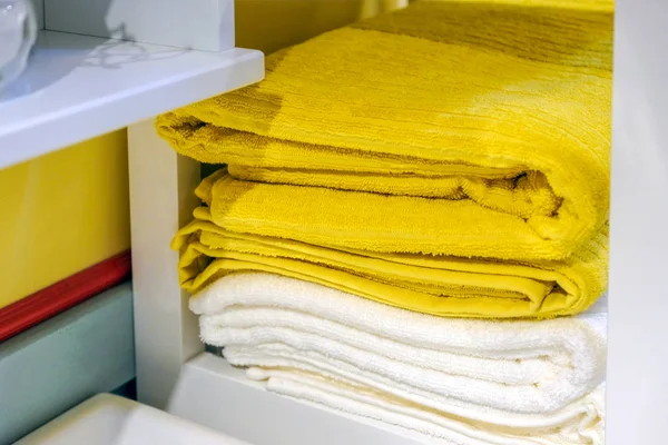 Clean Colored Towels Hanging Hanger Bathroom Towels Hung Hooks — Stock Photo, Image