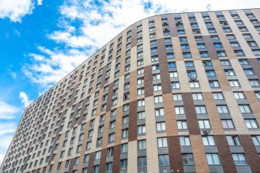 Modern konut binası. Cam cephe ile Bina Modern çok katlı