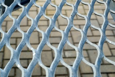 Yangın metal merdiven. Yivli adımları çentik kaymayan