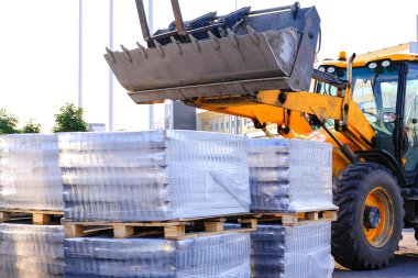 Asfalt kaldırma için donatım. Kaldırım için hazırlık. Gelişme üzerinde planlanmış çalışmalar.