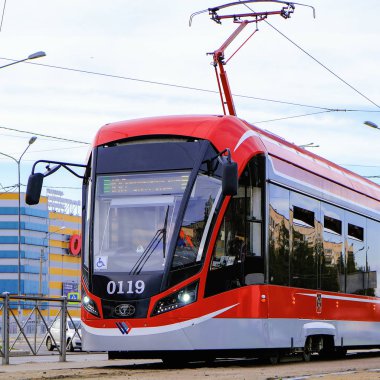Şehir tramvayı. St Petersburg hafif raylı ulaşım tramvay. Rusya. 06.12.2019.
