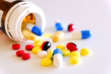 Laboratuvar testleri ve klinik uyuşturucu. Toksikoloji. Klinik Farmakoloji.