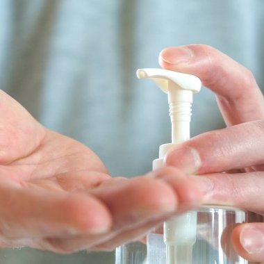 Çeşitli hastalıkların önlenmesi. El hijyeni, dezenfektan makinesi..