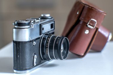 Klasik retro film kamerası, her amaçla harika bir tasarım. Retro arkaplan