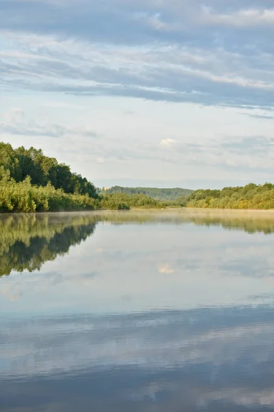 Zachte Mooie Dageraad Een Kleine Rivier — Stockfoto